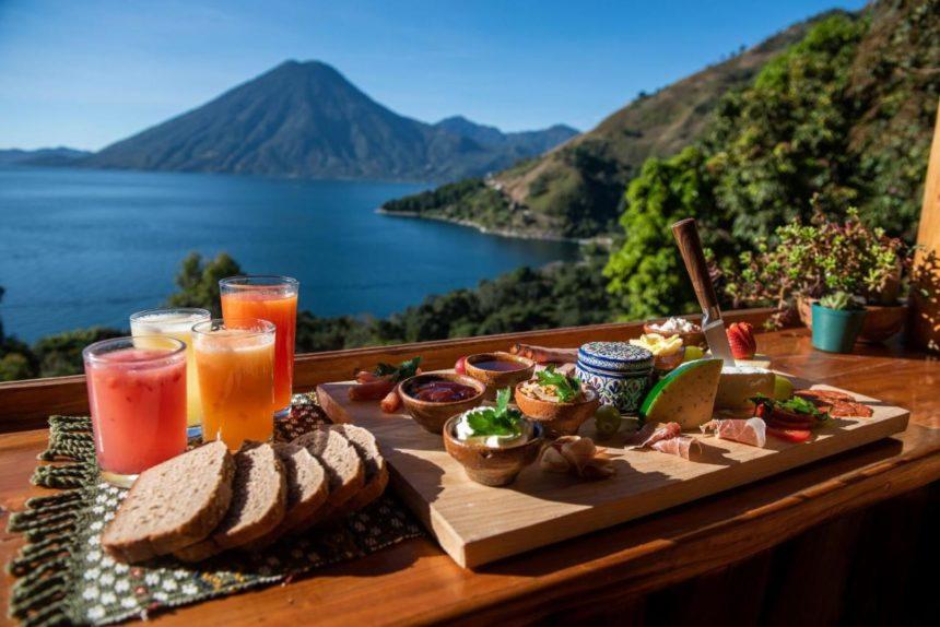 PICNIC ATITLAN FOOD