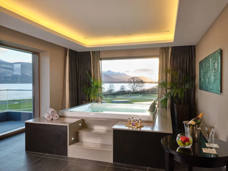 The Europe Hotel and Spa couples room therapy.